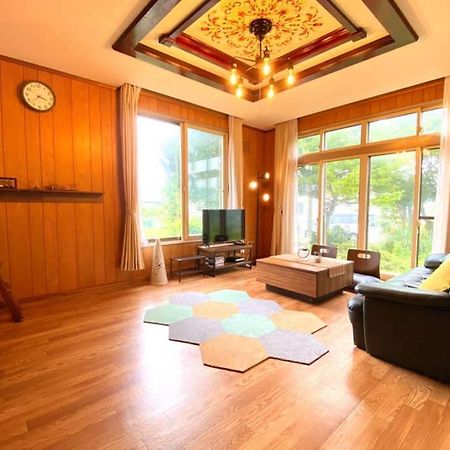Вилла Manyi'S Onsen House 天然温泉マンイの湯 Сираои Экстерьер фото